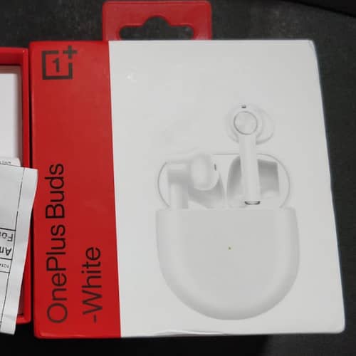A photo of a box of OnePlus Buds that CBP mistook for Apple AirPods.